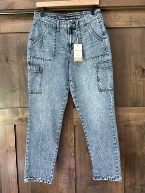 NWT Natural Reflections Women’s Utility Cargo Crop Jean